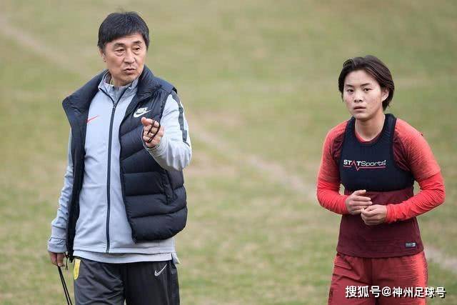 利物浦锋线变动受阻：萨拉赫转会无果，新目标巴尔科拉报价高昂